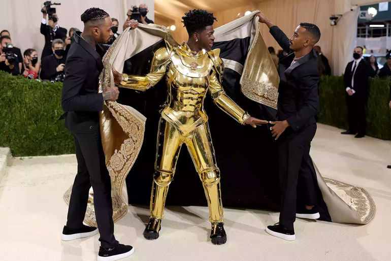 lil nas x met gala 2021 Transformations to 2nd gold outfits
